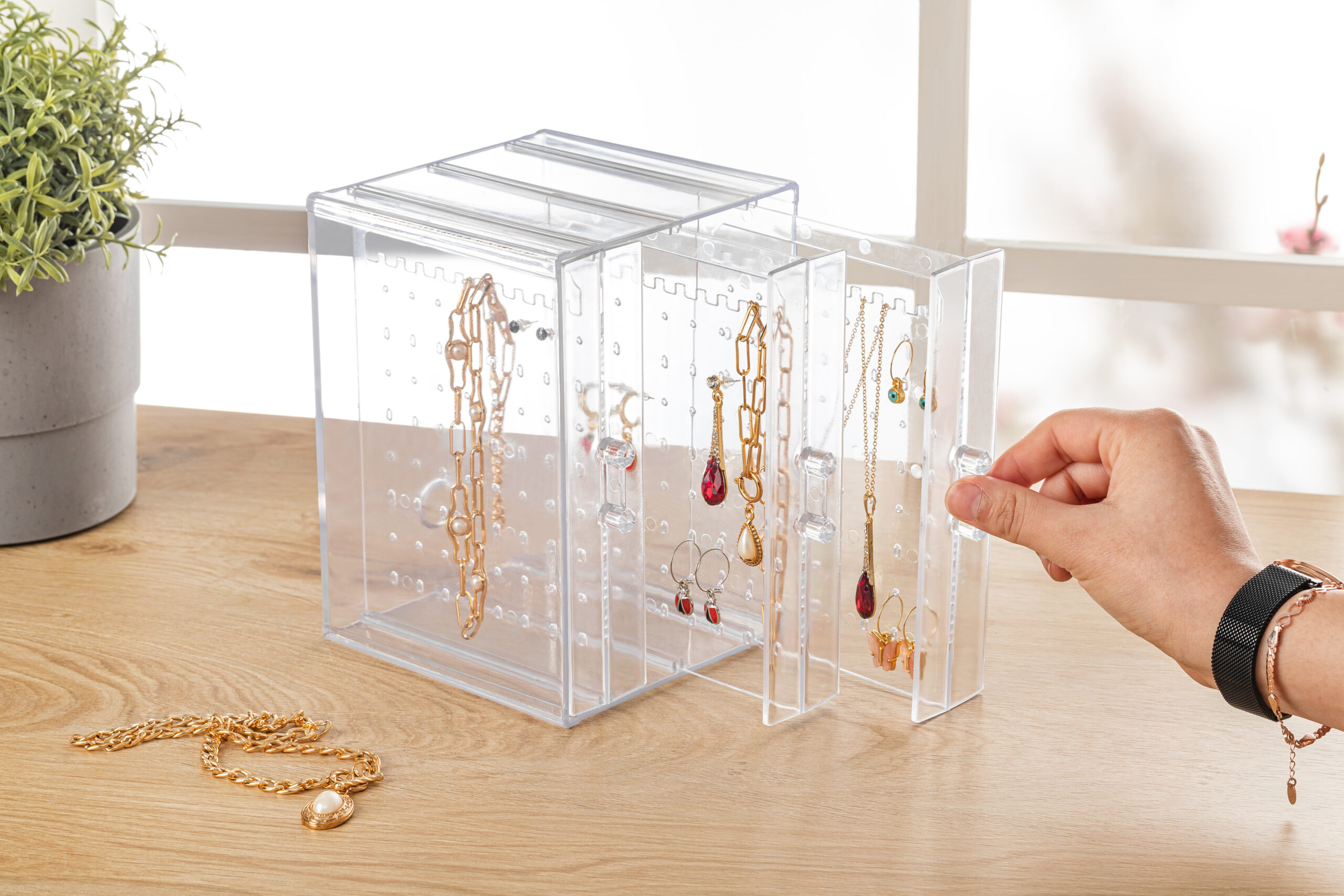 Jewelery Box With Drawers